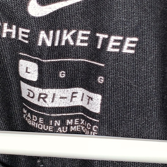 Men’s Nike Tee shirt black large Kyrie Irving - Picture 7 of 9